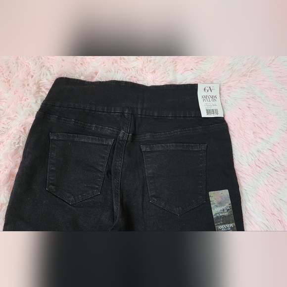 Gloria Vanderbilt Women's Amanda High Rise Regular Fit Jeans, size 8 short - Picture 6 of 13